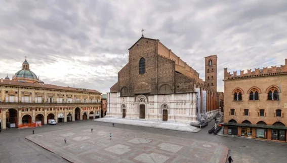 free walking tour bologna